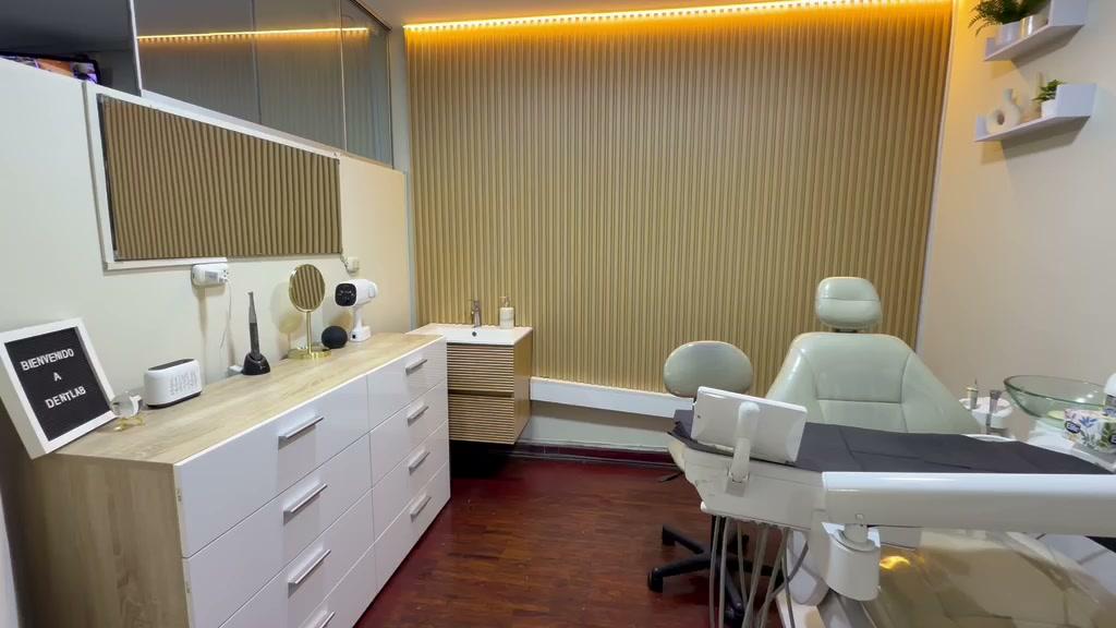 Consultorio de la clínica dental Dentlab en San Borja, Lima